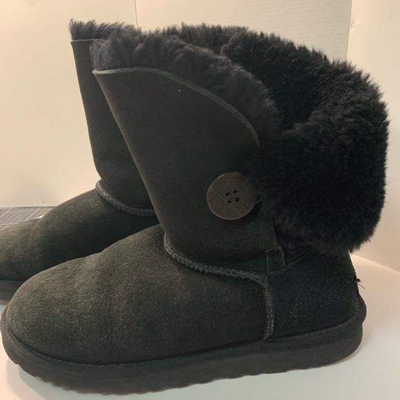 UGG black suede button boots - Picture 4 of 11